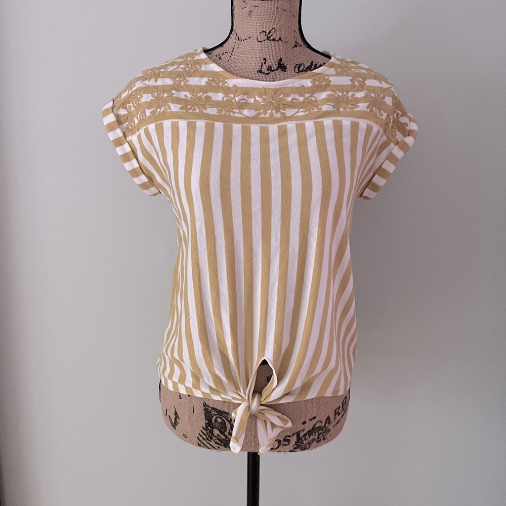 Anthropologie W5 knotted white and gold vertical-striped tee size XS